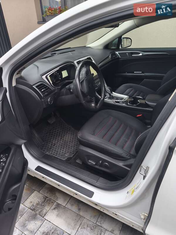 Ford Fusion 2016