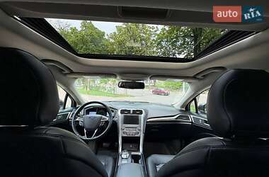 Седан Ford Fusion 2016 в 