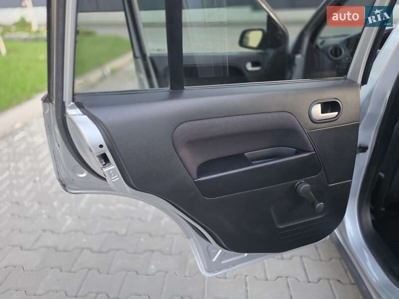 Хэтчбек Ford Fusion 2008 в Луцке