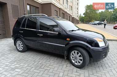 Хэтчбек Ford Fusion 2011 в 