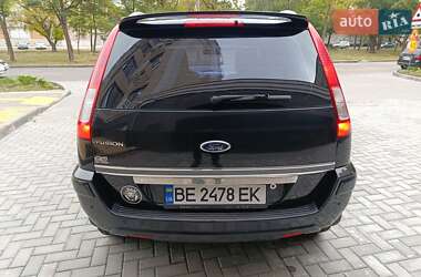 Хэтчбек Ford Fusion 2011 в 
