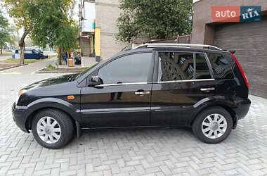 Хэтчбек Ford Fusion 2011 в 