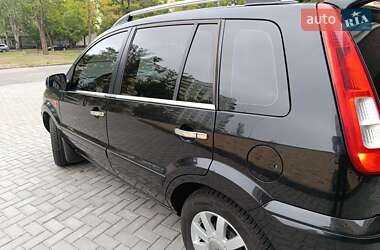 Хэтчбек Ford Fusion 2011 в 