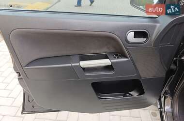 Хэтчбек Ford Fusion 2011 в 