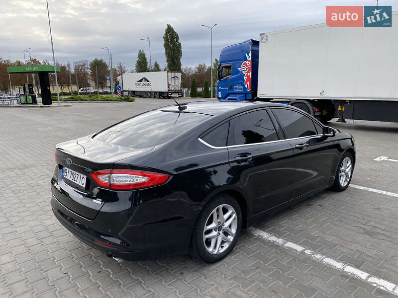 Седан Ford Fusion 2013 в Кременчуці