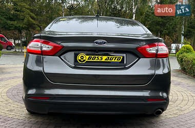 Седан Ford Fusion 2015 в 