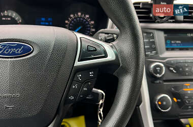 Седан Ford Fusion 2015 в 