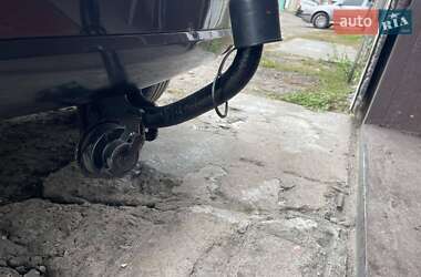 Хэтчбек Ford Fusion 2011 в 