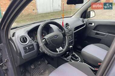 Хэтчбек Ford Fusion 2011 в 