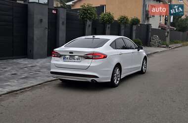 Седан Ford Fusion 2017 в 