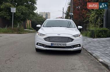 Седан Ford Fusion 2017 в 