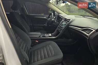 Седан Ford Fusion 2017 в 