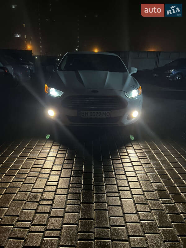Седан Ford Fusion 2013 в Одесі