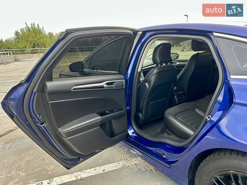 Седан Ford Fusion 2016 в Києві