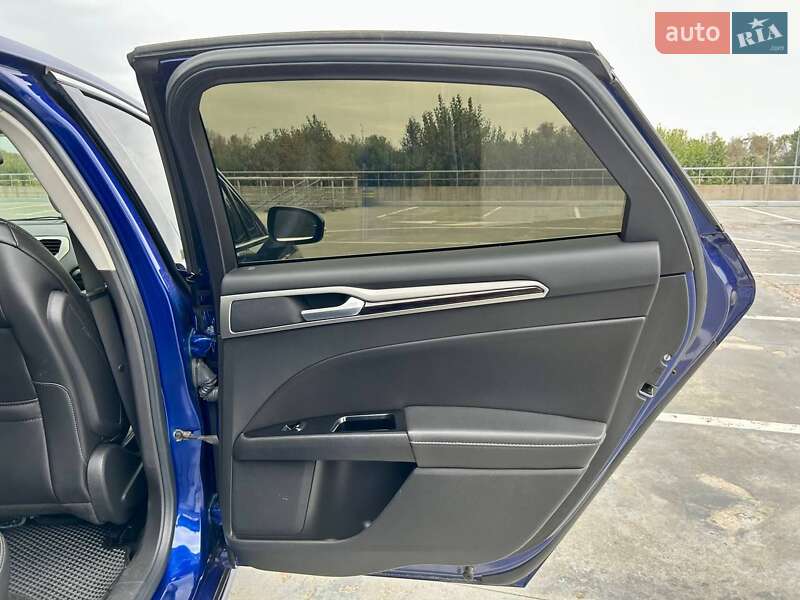 Седан Ford Fusion 2016 в Києві