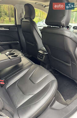 Седан Ford Fusion 2014 в 