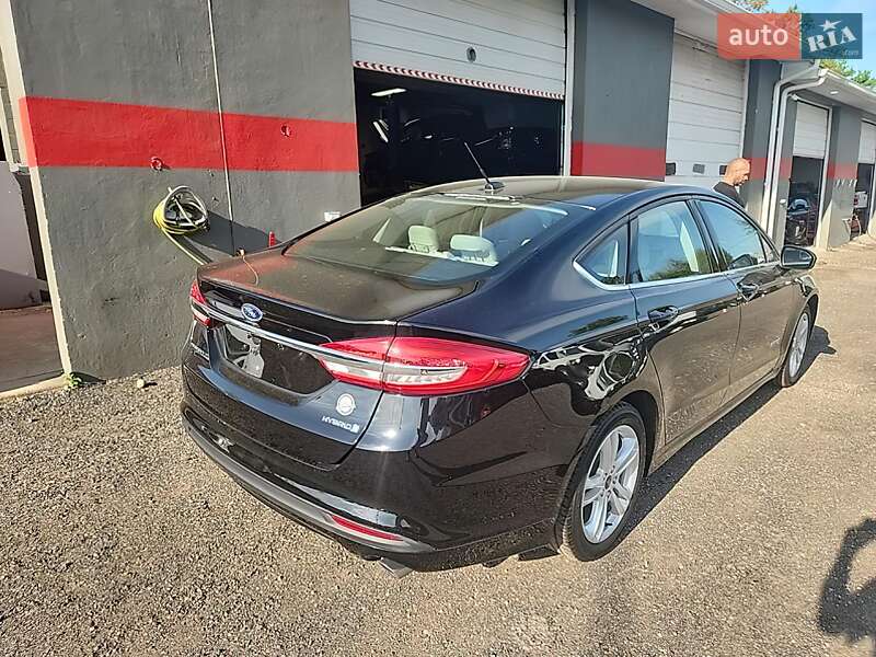 Седан Ford Fusion 2018 в Тернополі