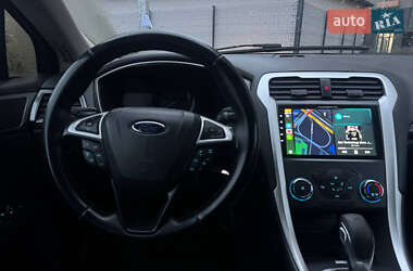 Седан Ford Fusion 2013 в 