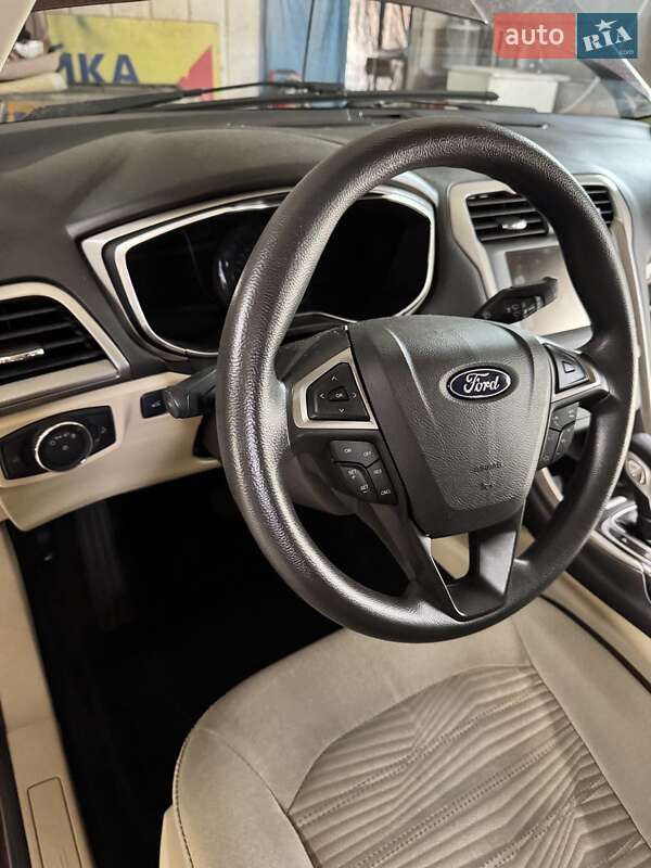 Седан Ford Fusion 2016 в Липовій Долині