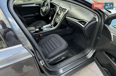 Седан Ford Fusion 2014 в 