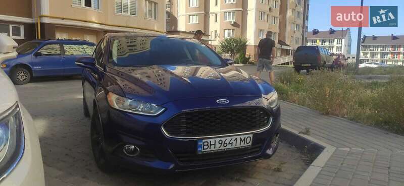 Седан Ford Fusion 2012 в 