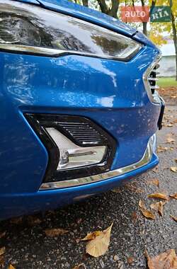 Седан Ford Fusion 2018 в 