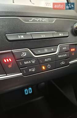 Седан Ford Fusion 2018 в 