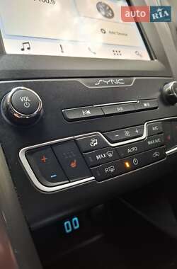 Седан Ford Fusion 2018 в 