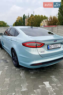 Седан Ford Fusion 2014 в 