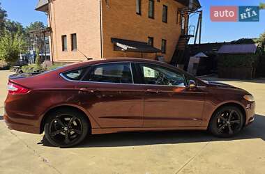 Седан Ford Fusion 2016 в 