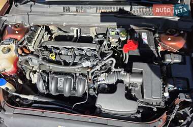 Седан Ford Fusion 2016 в 