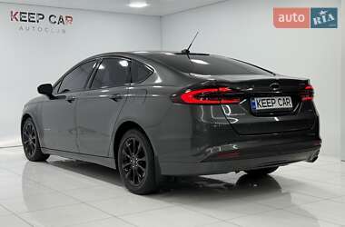 Седан Ford Fusion 2017 в 