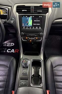 Седан Ford Fusion 2017 в 