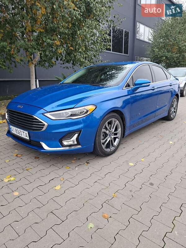 Седан Ford Fusion 2018 в 