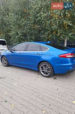 Седан Ford Fusion 2018 в 