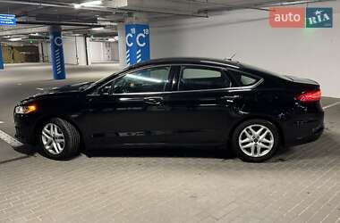 Седан Ford Fusion 2016 в 
