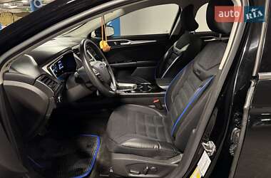 Седан Ford Fusion 2016 в 