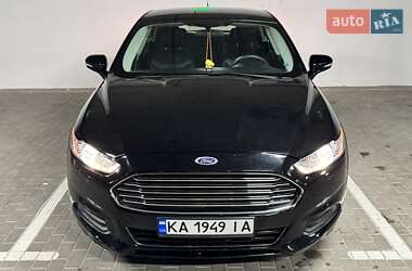 Седан Ford Fusion 2016 в 