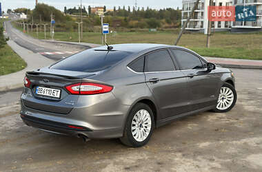 Седан Ford Fusion 2013 в 