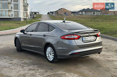 Седан Ford Fusion 2013 в 