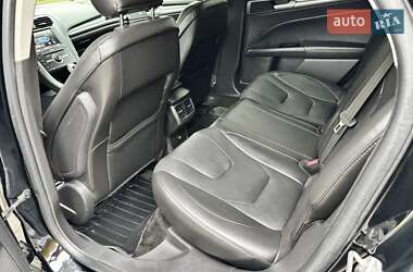 Седан Ford Fusion 2015 в 