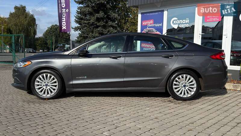 Седан Ford Fusion 2016 в Львові