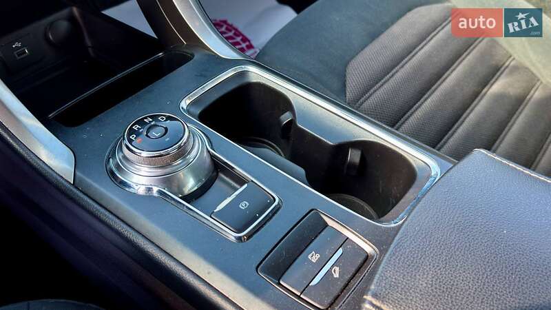 Седан Ford Fusion 2016 в Львові