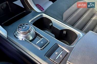 Седан Ford Fusion 2016 в 