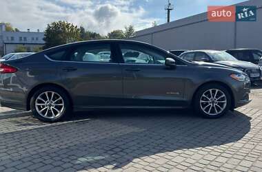 Седан Ford Fusion 2016 в 