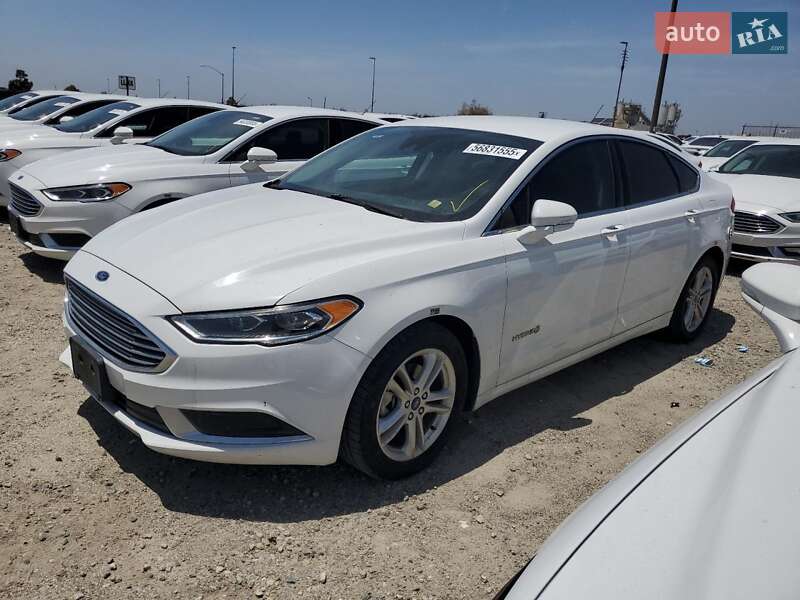 Седан Ford Fusion 2018 в 