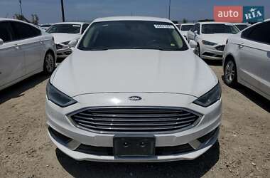 Седан Ford Fusion 2018 в 