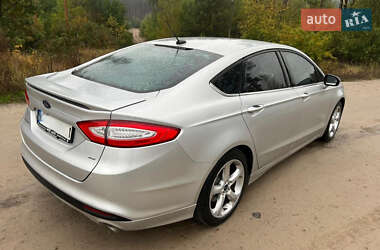 Седан Ford Fusion 2015 в 