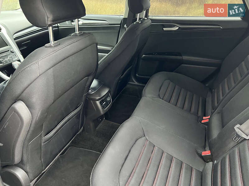 Седан Ford Fusion 2015 в Ирпене