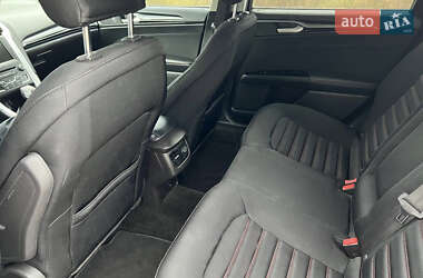 Седан Ford Fusion 2015 в 